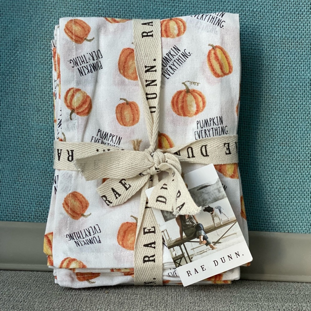 NWT Rae Dunn napkins